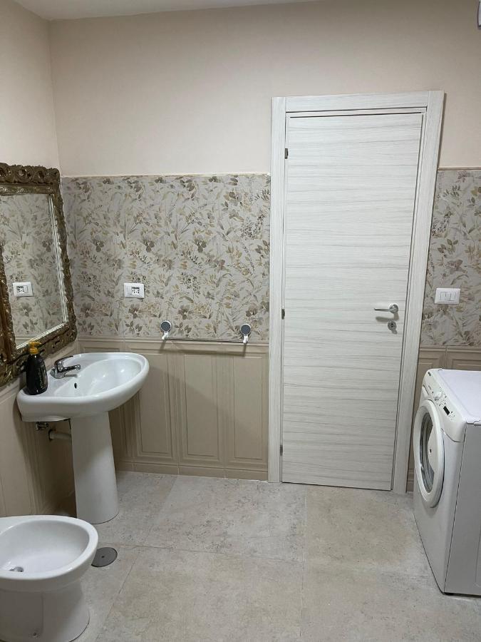 Maison Del Trianon Наполи Екстериор снимка
